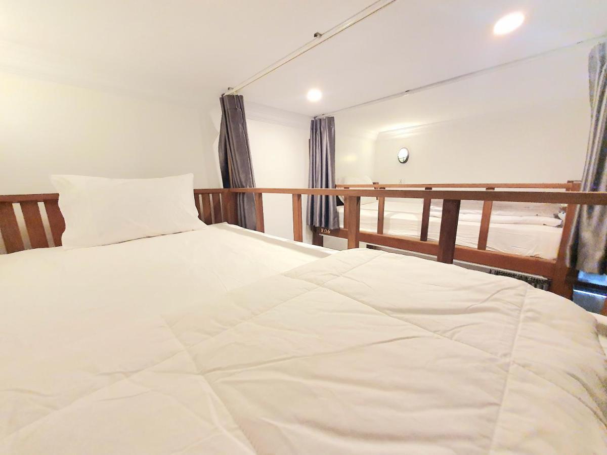 Darling Pub Hostel シェムリアップ エクステリア 写真