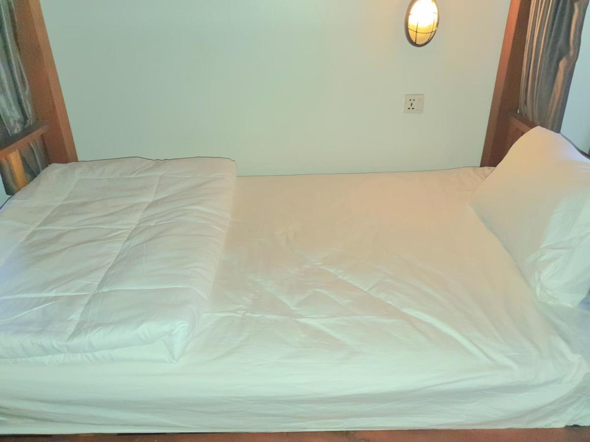 Darling Pub Hostel シェムリアップ エクステリア 写真