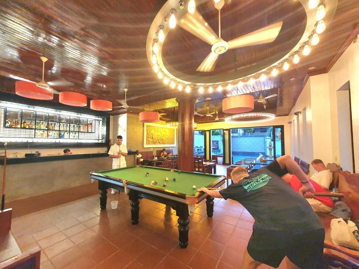 Darling Pub Hostel シェムリアップ エクステリア 写真