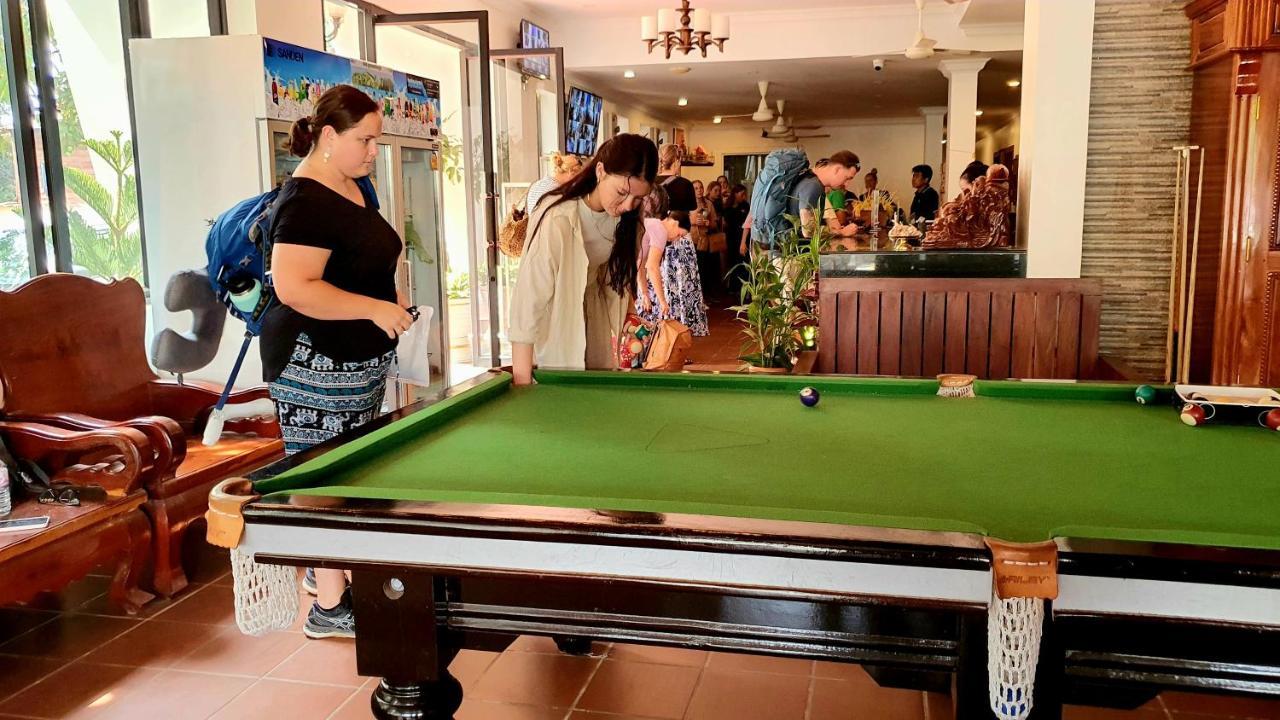 Darling Pub Hostel シェムリアップ エクステリア 写真